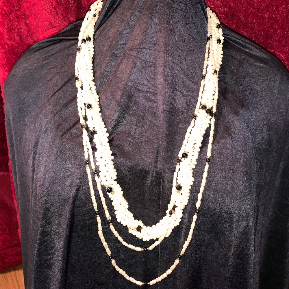 Elegant Pearl Beaded Necklace Set Vintage